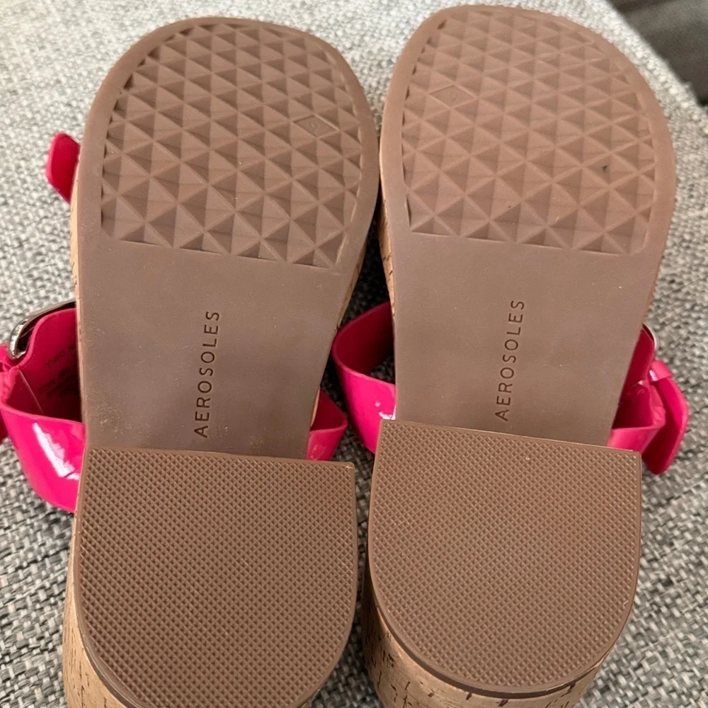AEROSOLES Women's Chance platform heeled sandals  Pink Patent Size 9 NEW